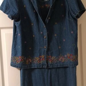 Vtg Jane Ashley Light Blue Denim Top with Red Logo Accent